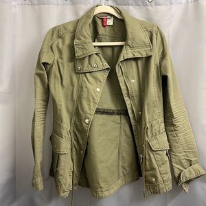 H&M jacket size 4. Worn handful of times, good condition